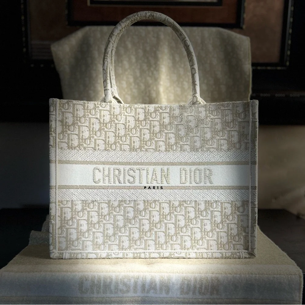 Dior Medium Book Tote White and Gold Oblique Embroidery - Picture 2 of 16